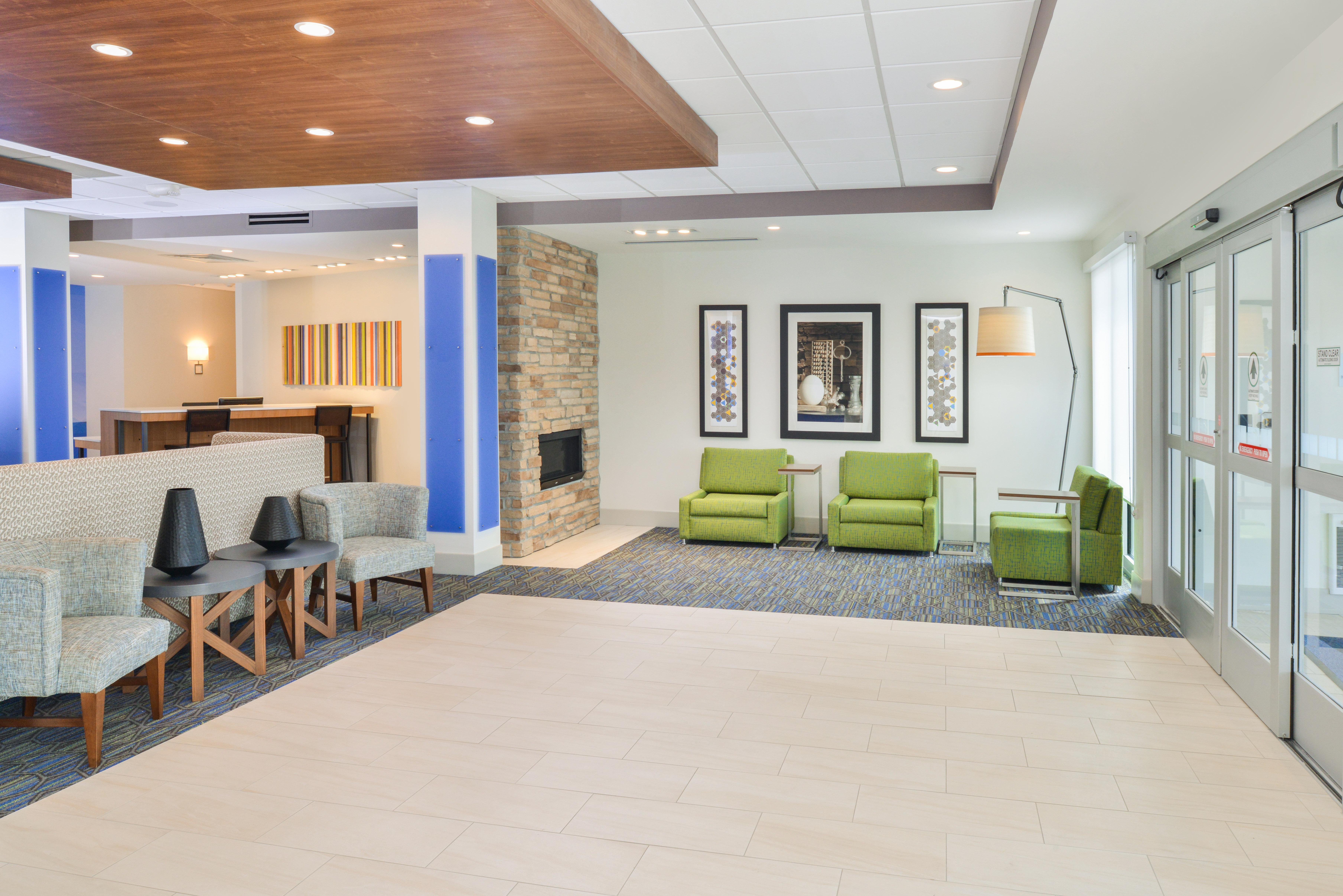 Holiday Inn Express & Suites - Chadron By Ihg Exterior foto