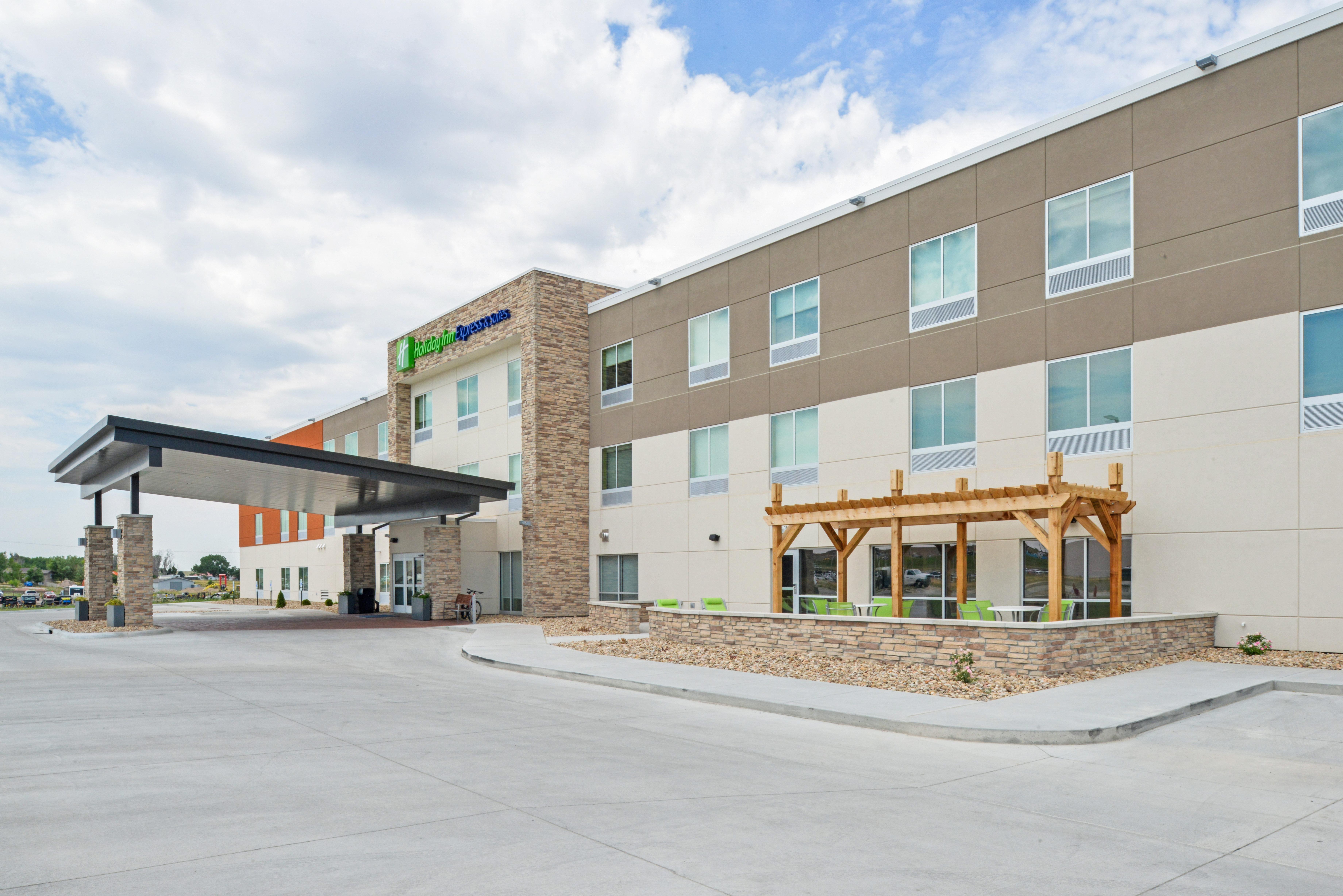 Holiday Inn Express & Suites - Chadron By Ihg Exterior foto