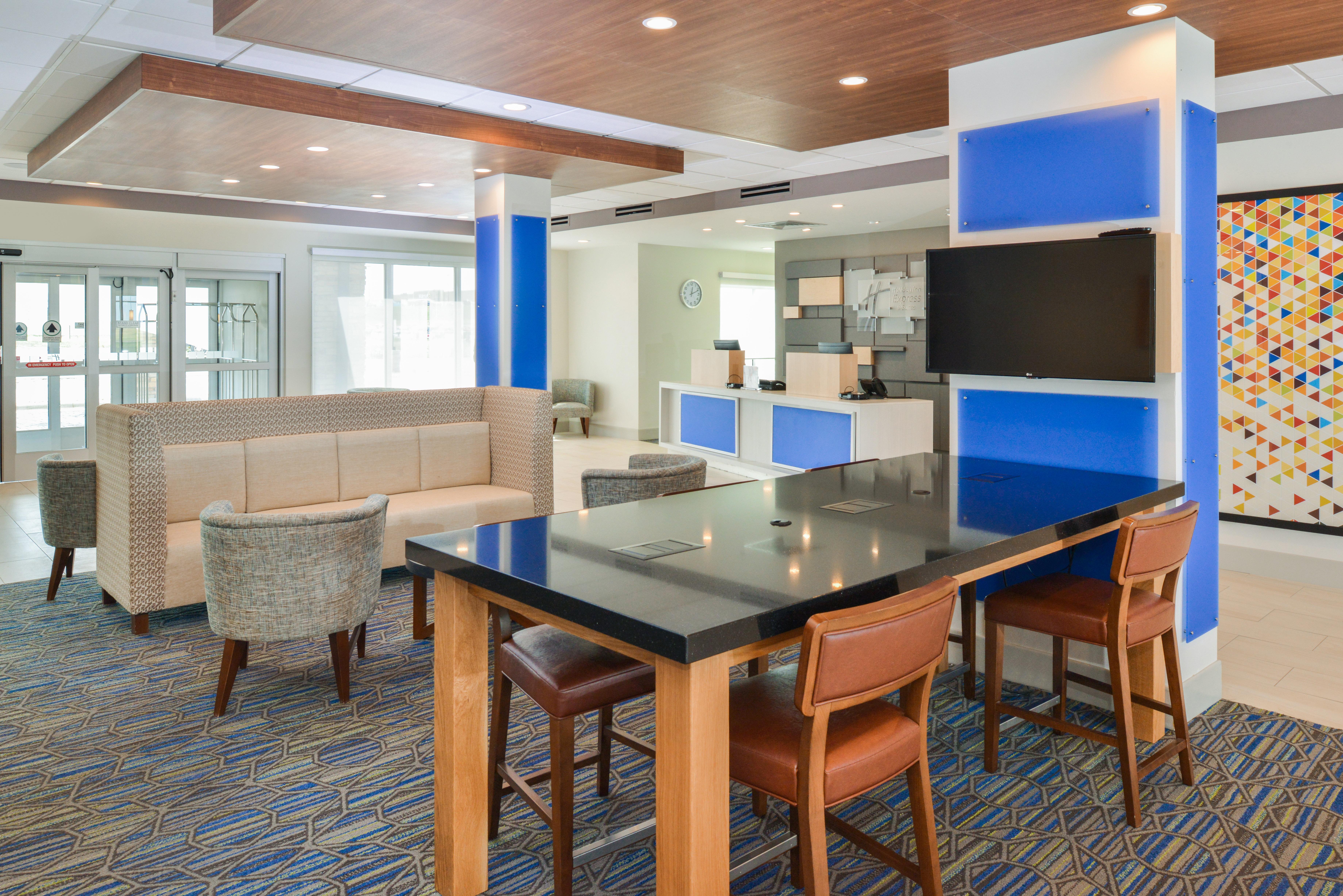 Holiday Inn Express & Suites - Chadron By Ihg Exterior foto